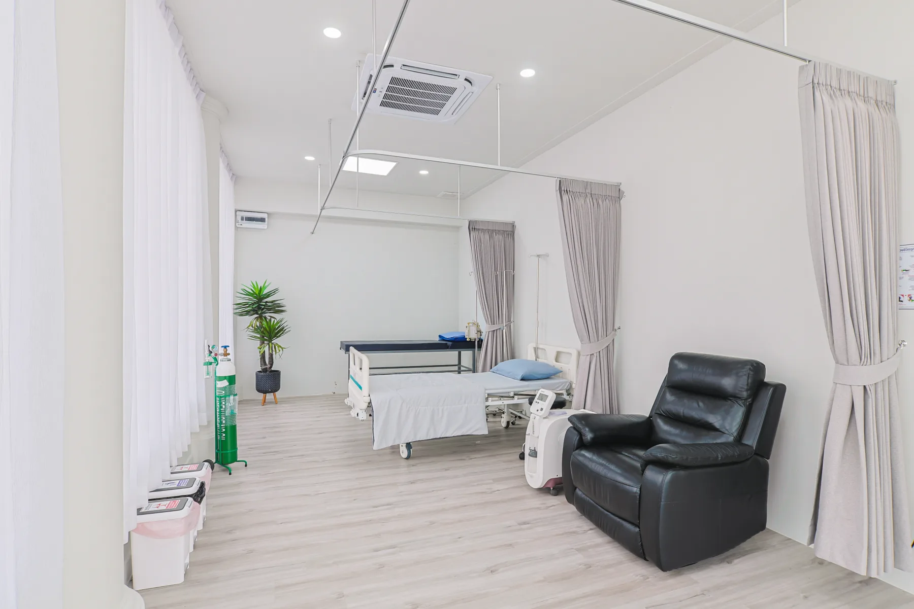 ห้องตรวจ PMC Clinic สาขา เกาะสิเหร่